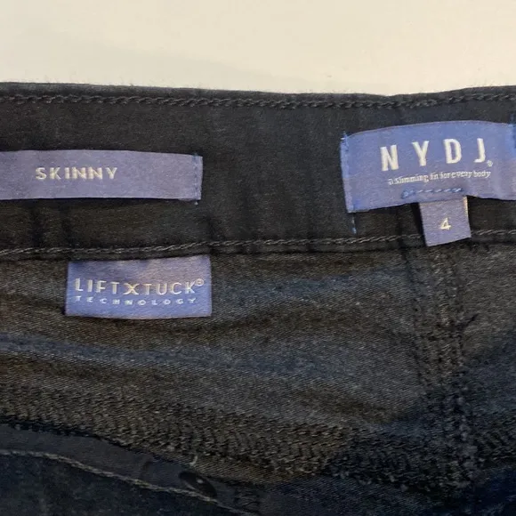 NYDJ SZ 4 Black Denim Skinny Jeans New D28