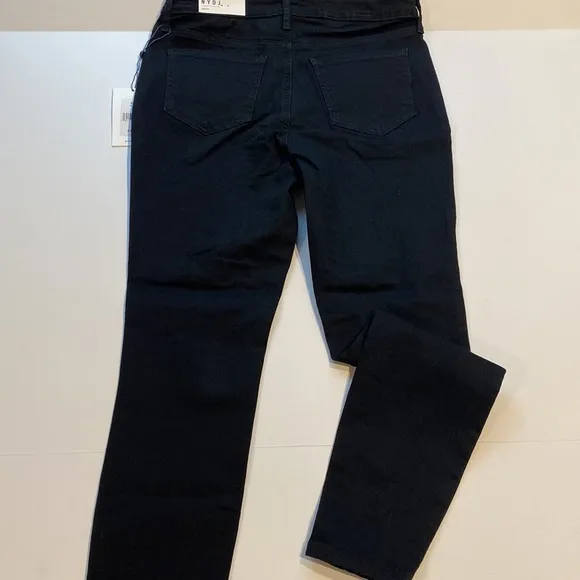 NYDJ SZ 4 Black Denim Skinny Jeans New D28