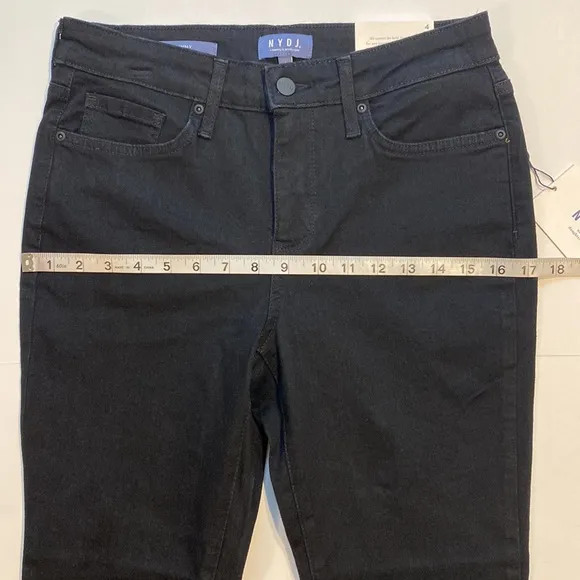 NYDJ SZ 4 Black Denim Skinny Jeans New D28