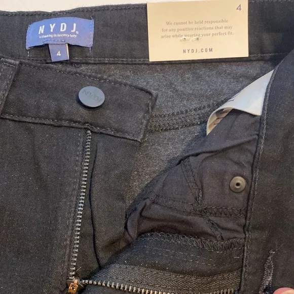 NYDJ SZ 4 Black Denim Skinny Jeans New D28