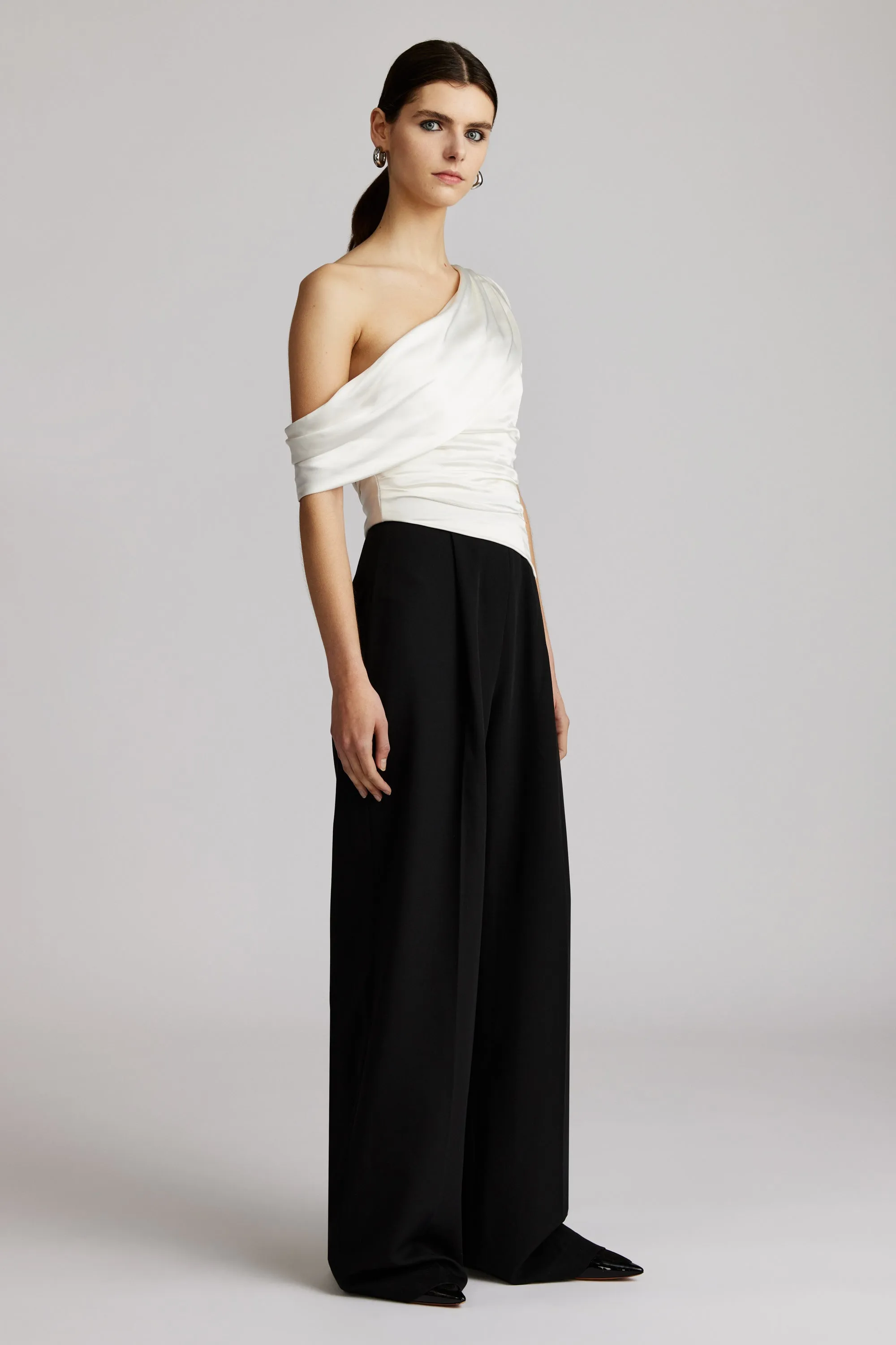 ONE SHOULDER DRAPE JUMPSUIT