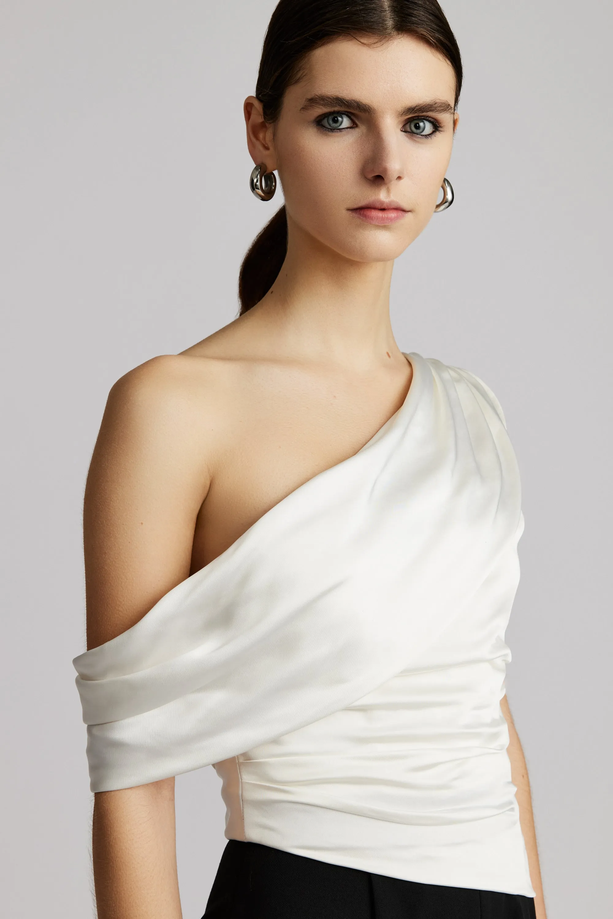 ONE SHOULDER DRAPE JUMPSUIT