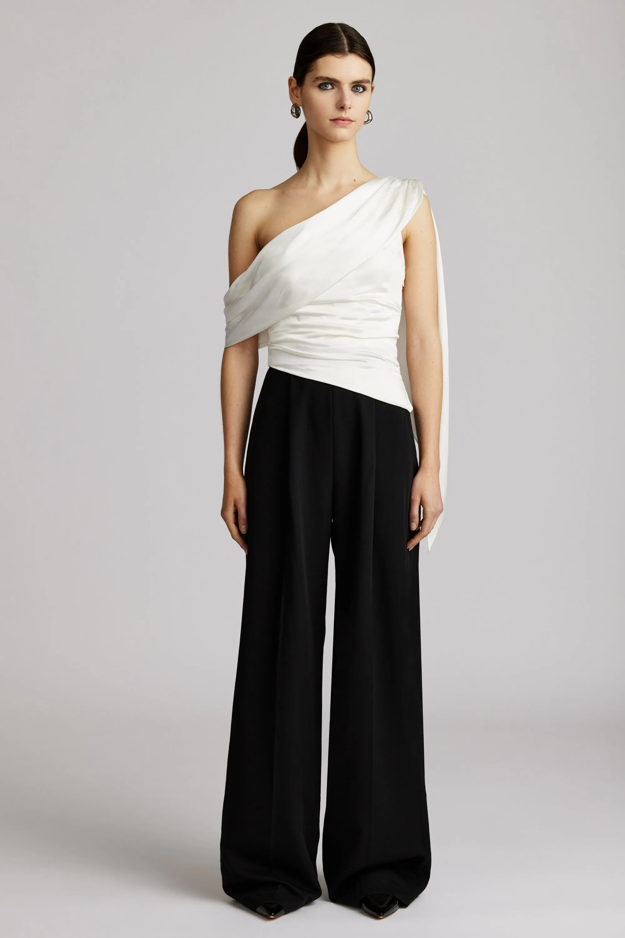 ONE SHOULDER DRAPE JUMPSUIT