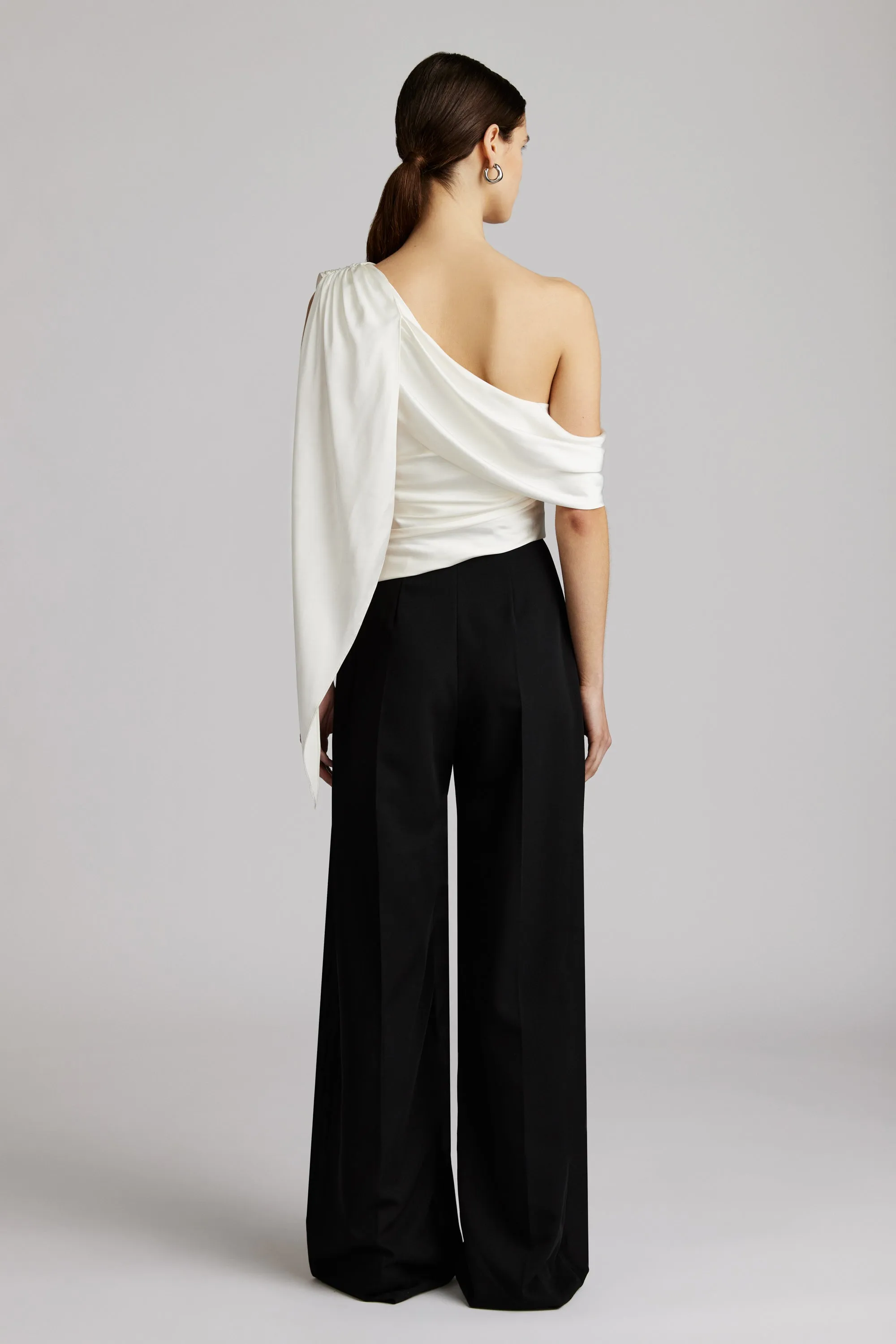 ONE SHOULDER DRAPE JUMPSUIT