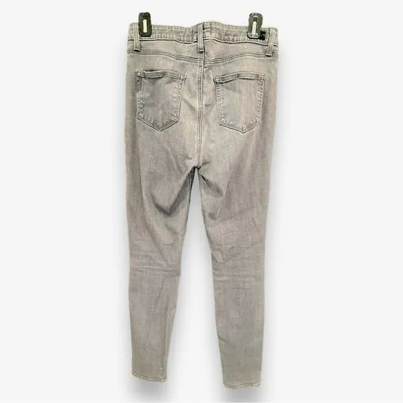 Paige - Hoxton High Rise Ankle Skinny Jeans in Gray Peaks