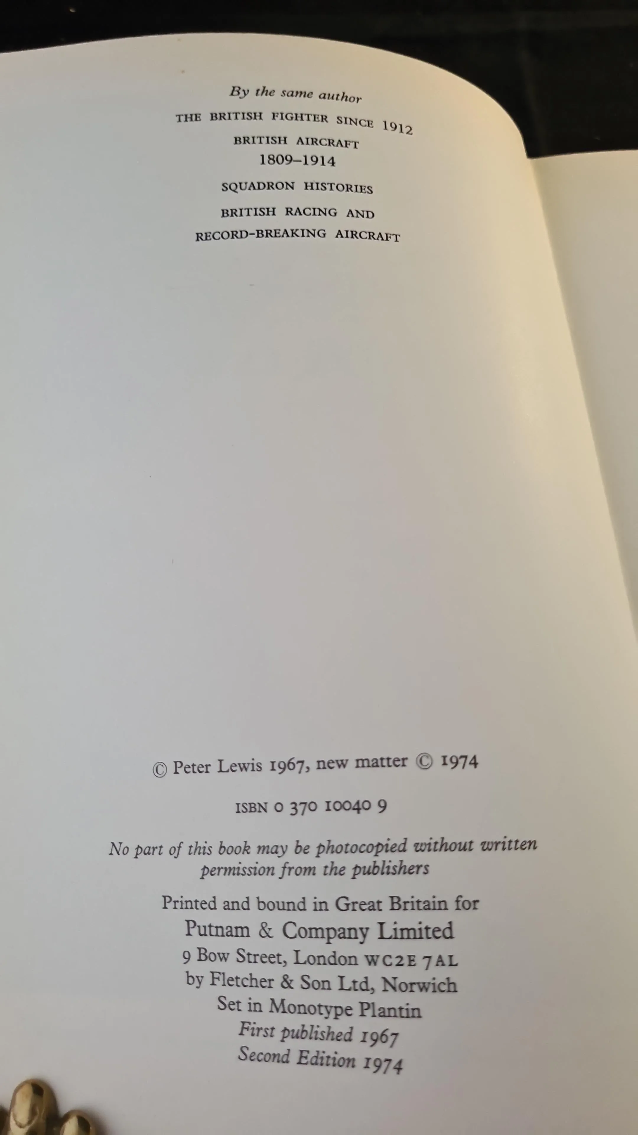 Peter Lewis - The British Bomber since 1914, Putnam, 1974