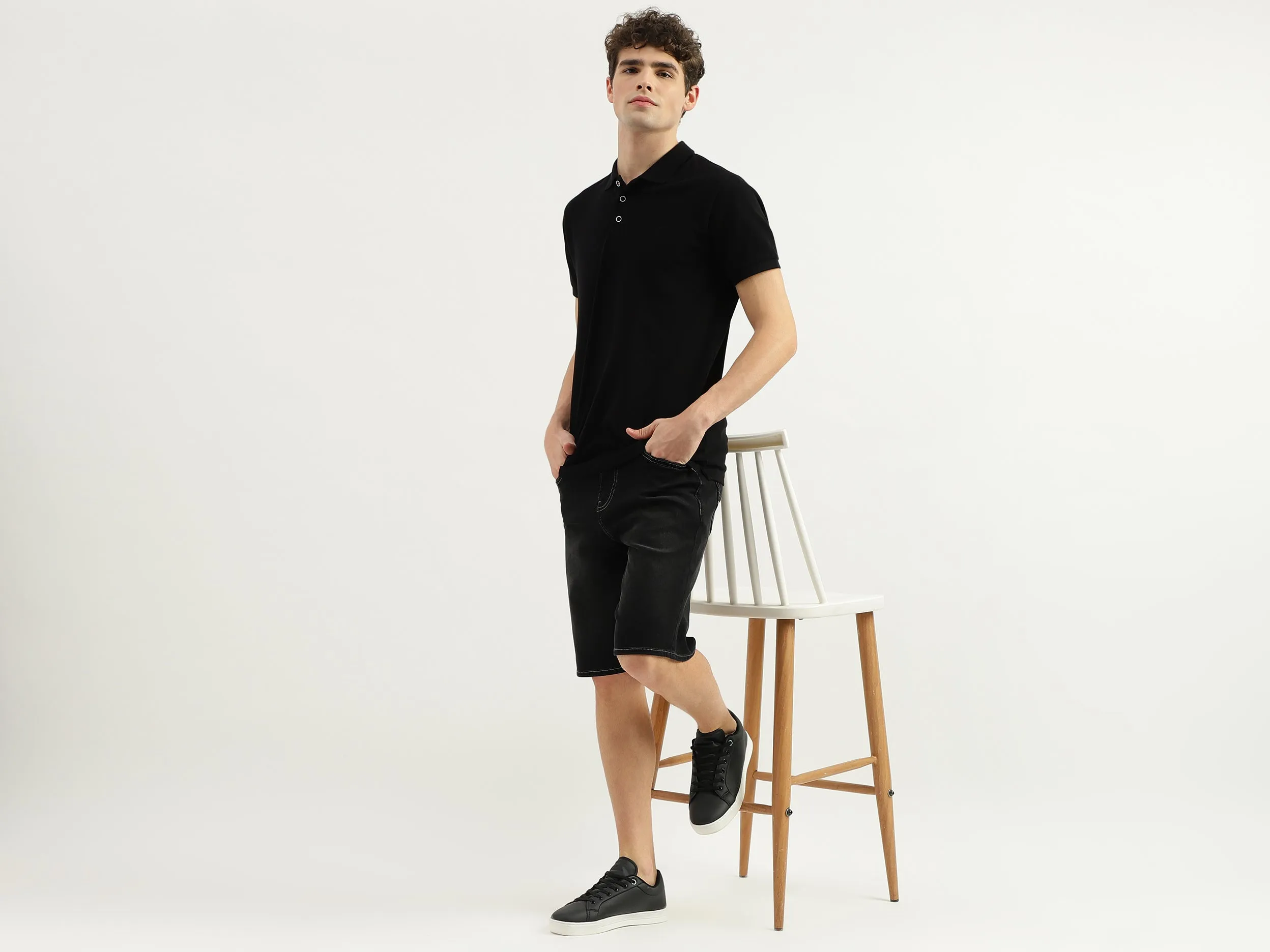 Solid Mid Rise Slim Fit Jeans Short