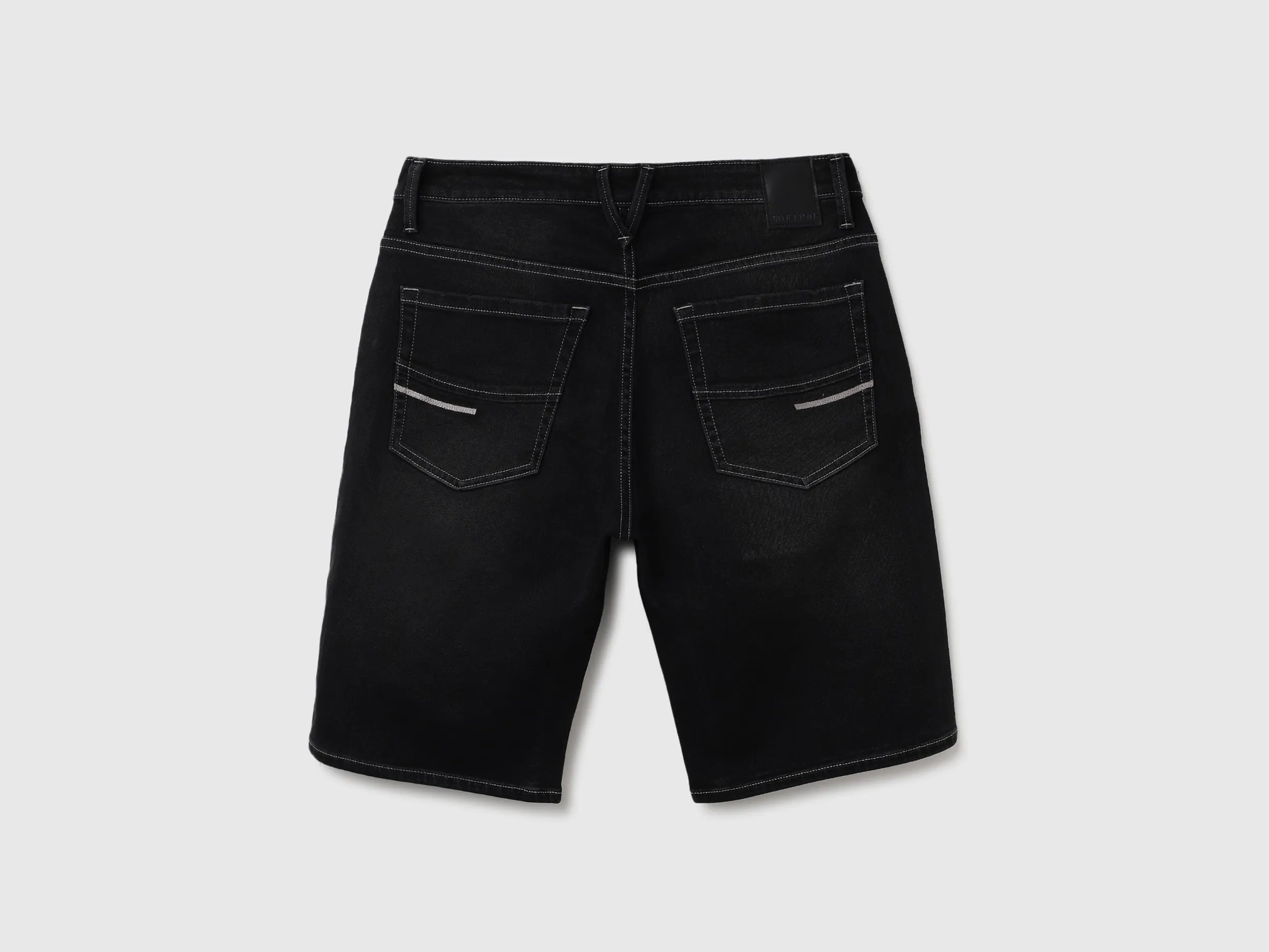 Solid Mid Rise Slim Fit Jeans Short