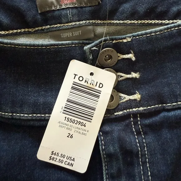 Torrid Woman’s Plus Size Super Soft Jegging Jeans Dark Blue 26W Regular NWT