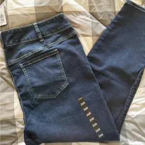 Torrid Woman’s Plus Size Super Soft Jegging Jeans Dark Blue 26W Regular NWT