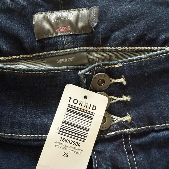 Torrid Woman’s Plus Size Super Soft Jegging Jeans Dark Blue 26W Regular NWT