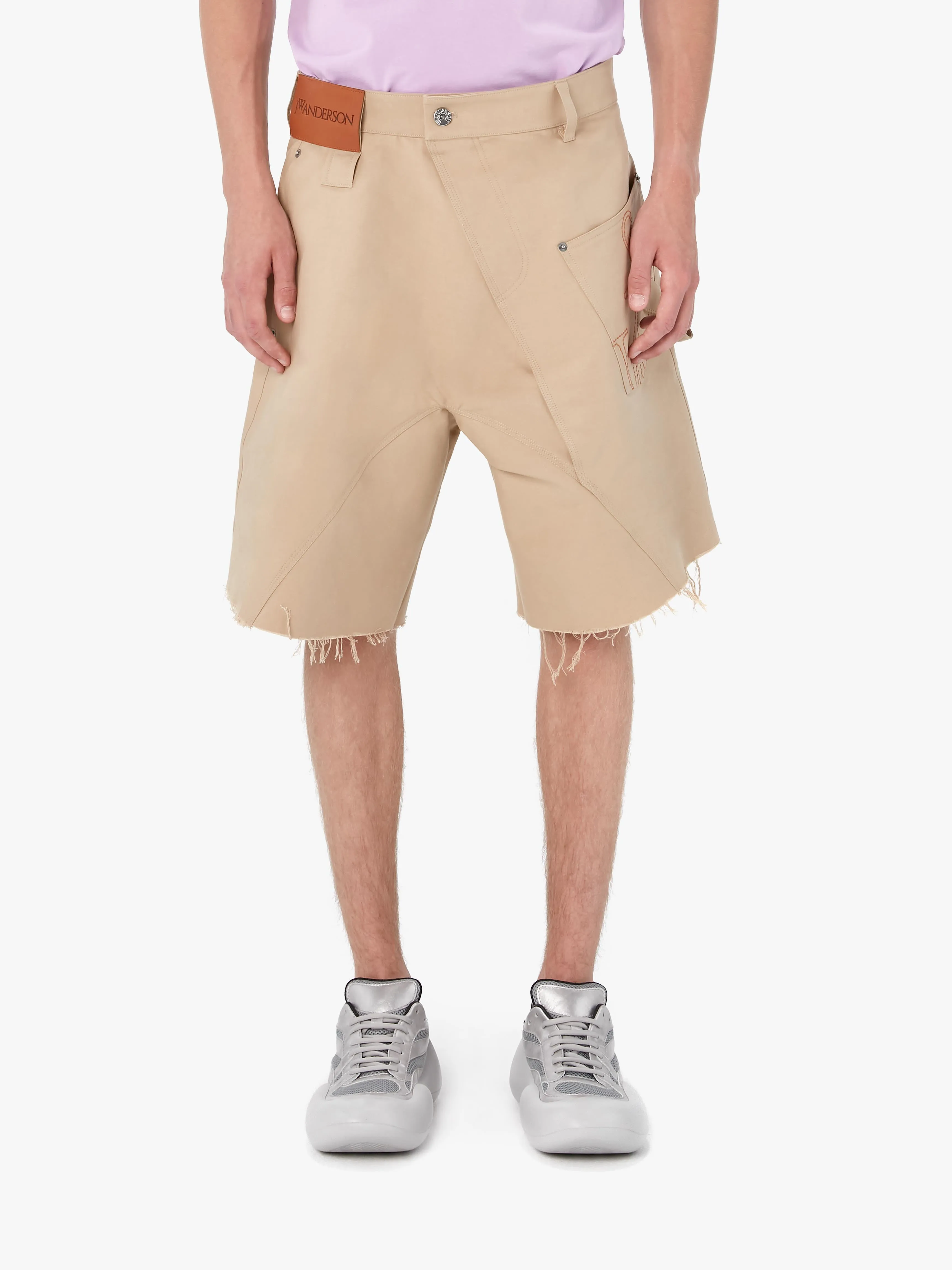 TWISTED CHINO SHORTS