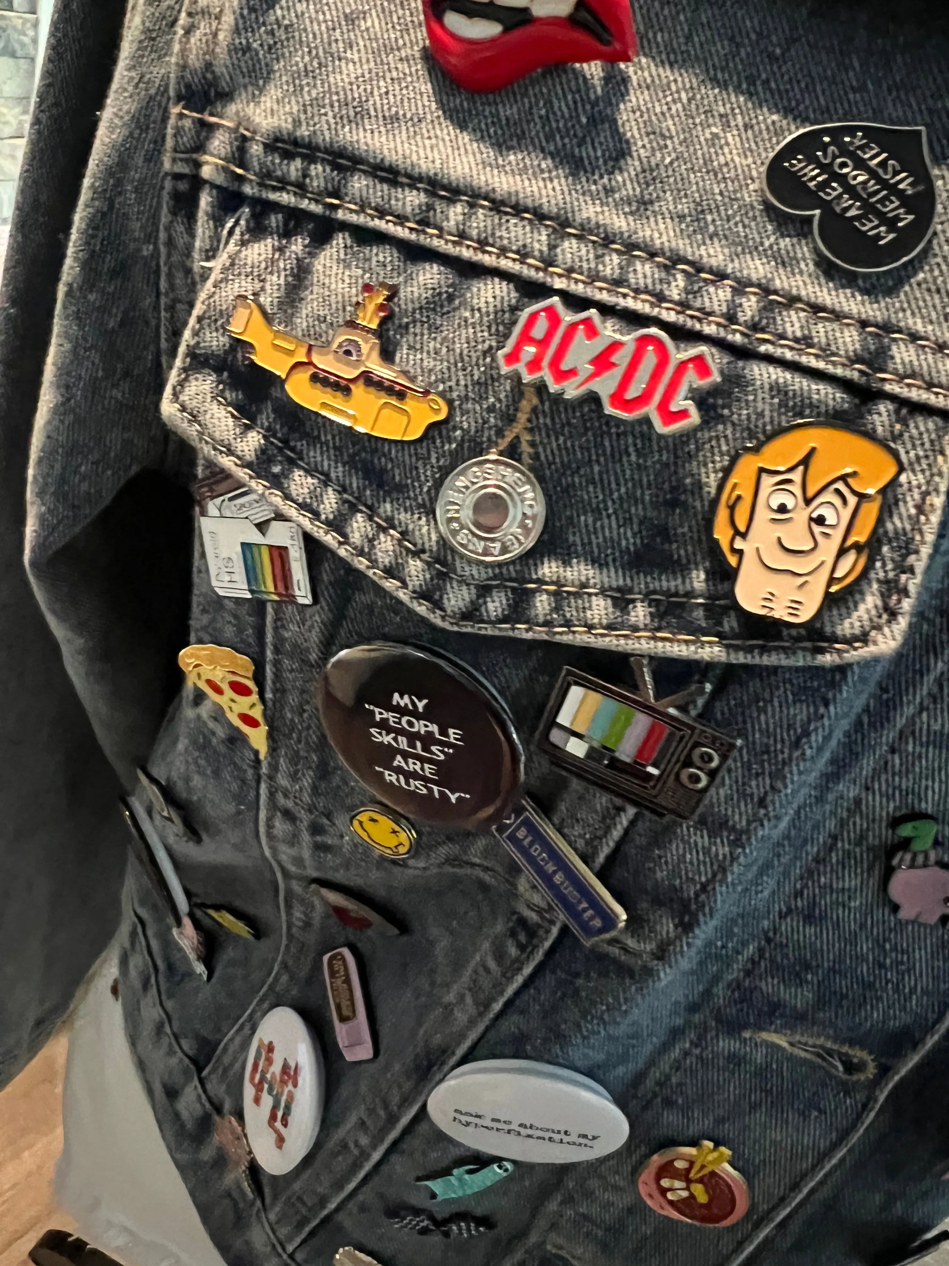 Upcycled “50” Pins Demin Jacket