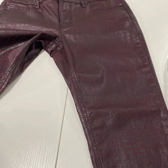 WHBM nwt skinny jean snakeskin  print size 8 high waisted