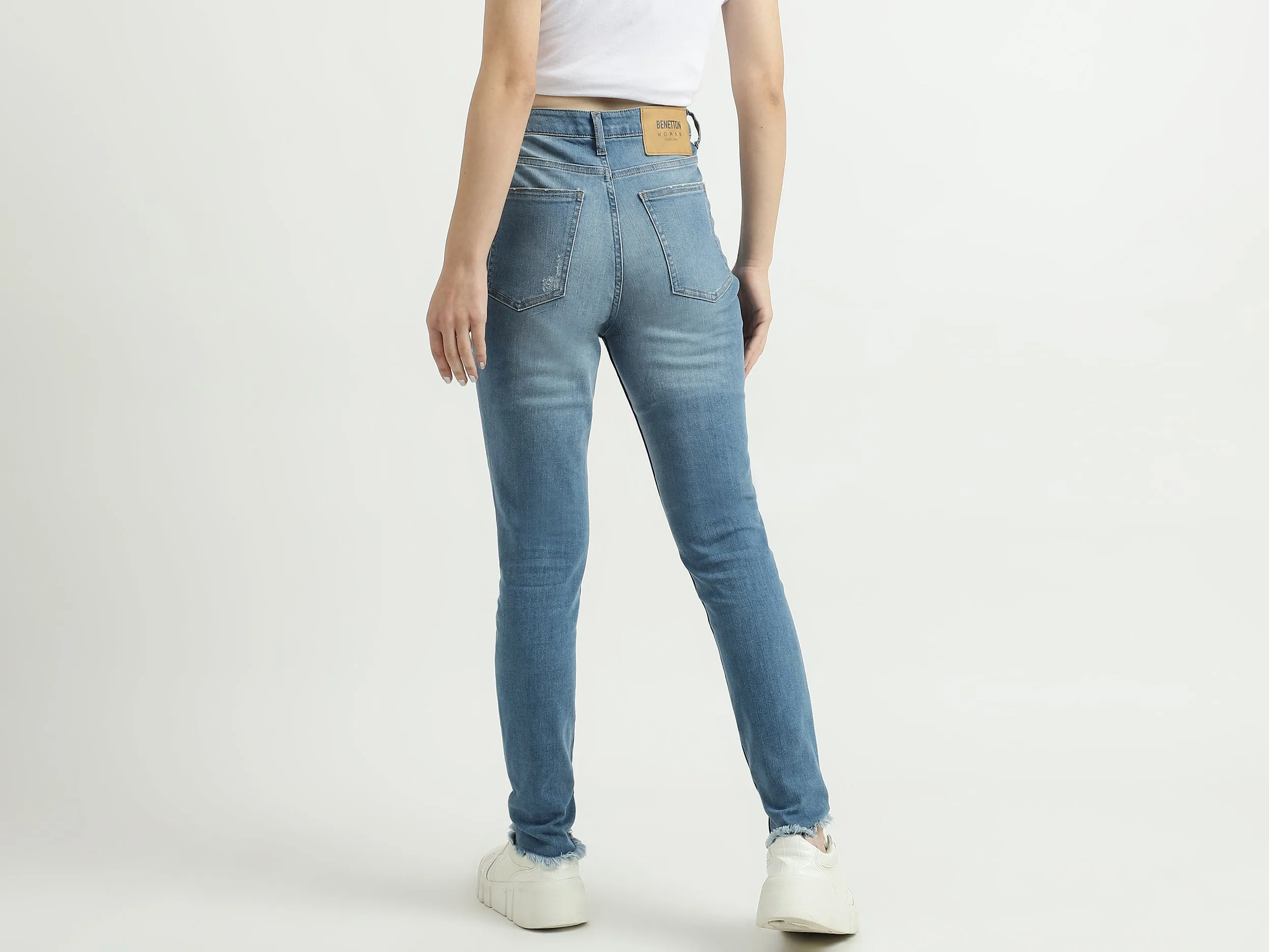 Women Solid Skinny Fit Jeans