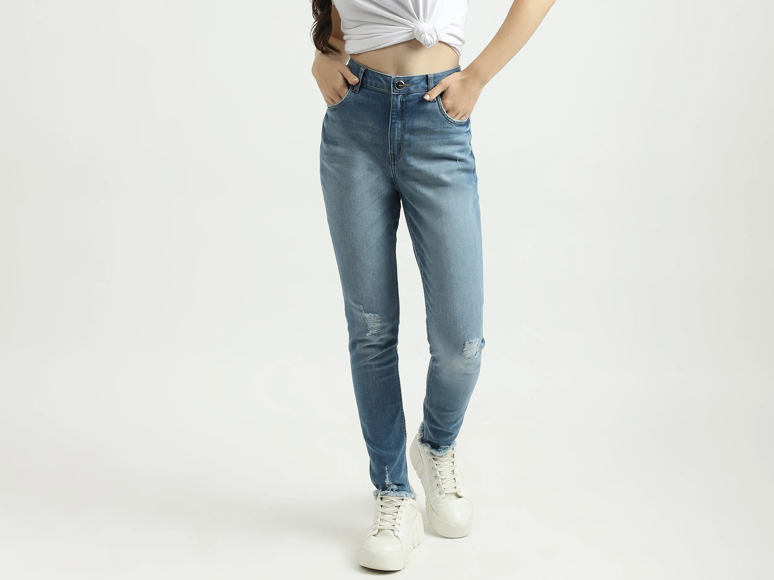 Women Solid Skinny Fit Jeans