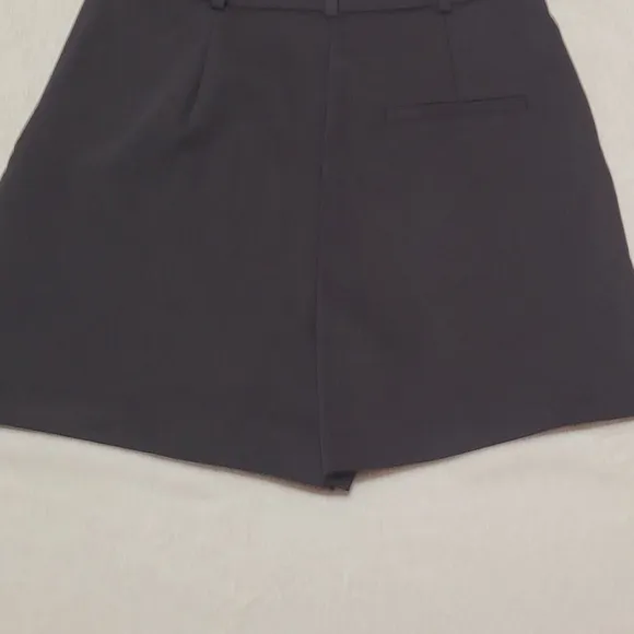 Zara Black Ultra High Waisted Button Fly Loose Leg Pleated Bermuda Shorts M NWT